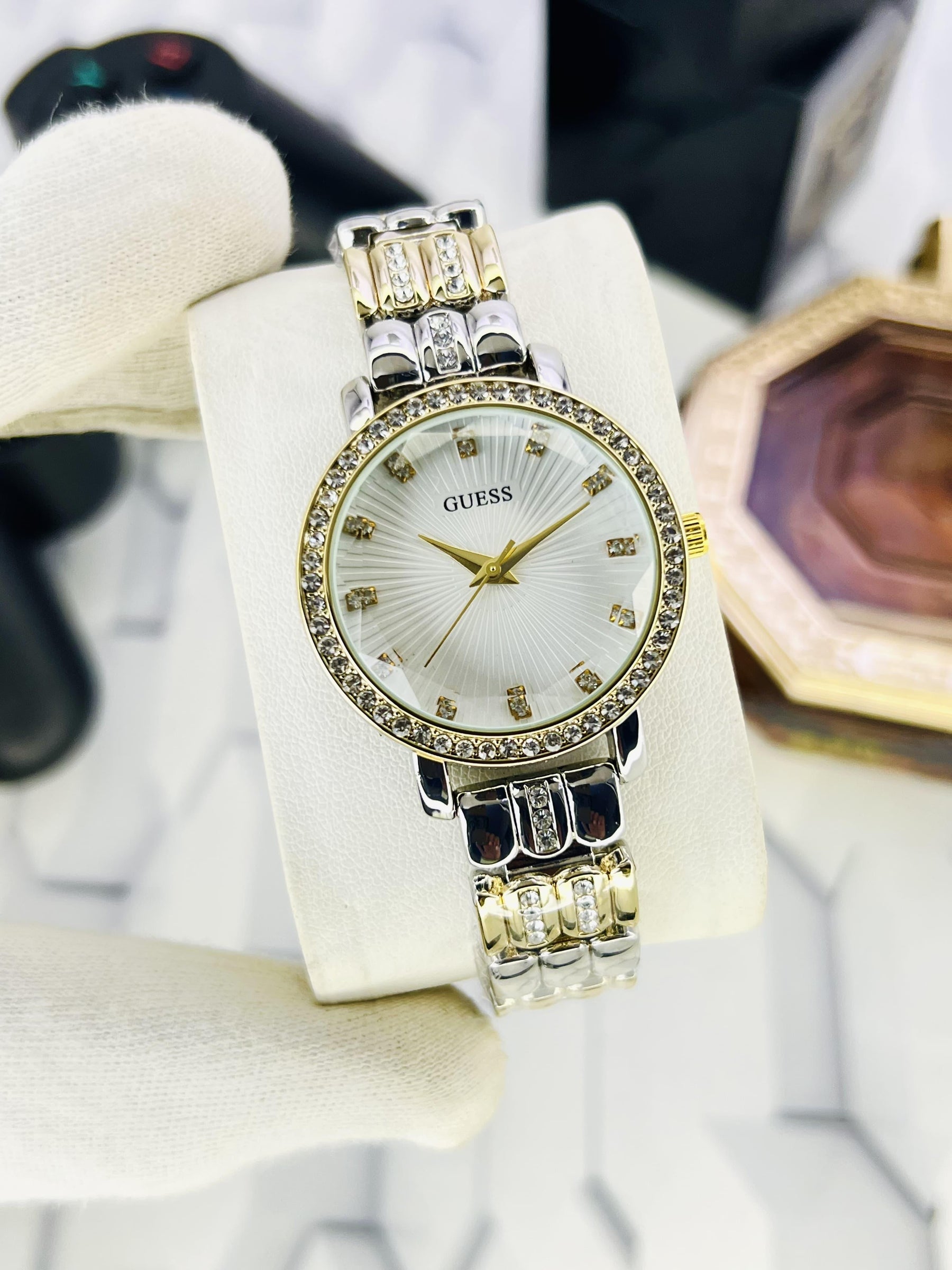 GUESS WOMEN BRAND WATCH