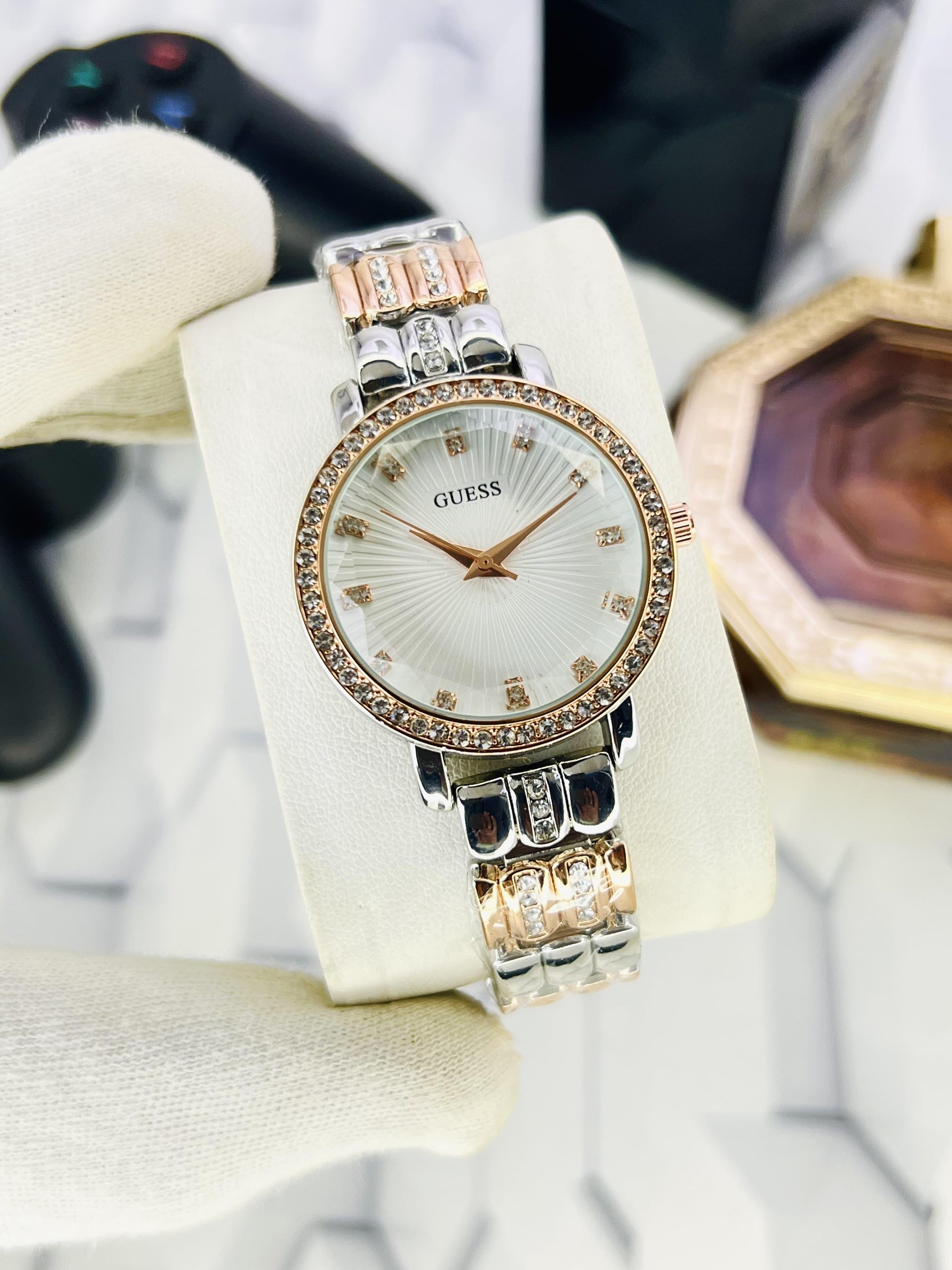 GUESS WOMEN BRAND WATCH